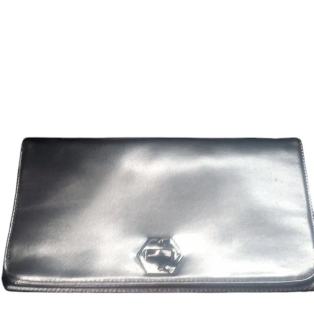 Shiraleah Chicago Silver Metallic Clutch GUC